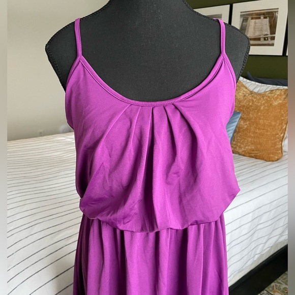 Purple dress with elastic waist and adjustable straps in EUC. Size M. - Picture 2 of 9